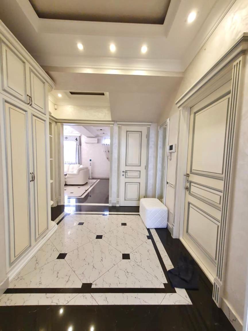 Роскошная Двухуровневая Квартира Luxurious Duplex Apartment Yerevan Bagian luar foto